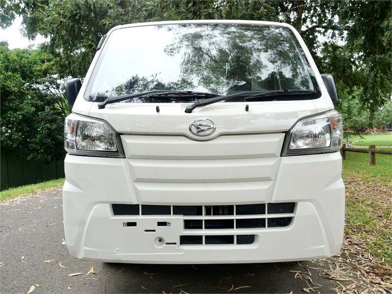 2017 DAIHATSU HI-JET 4WD TIPPER