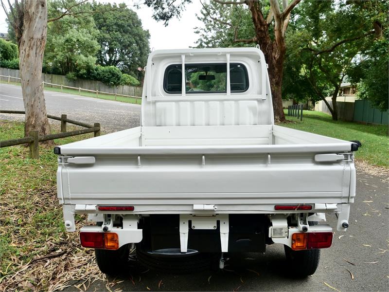 2017 DAIHATSU HI-JET 4WD TIPPER