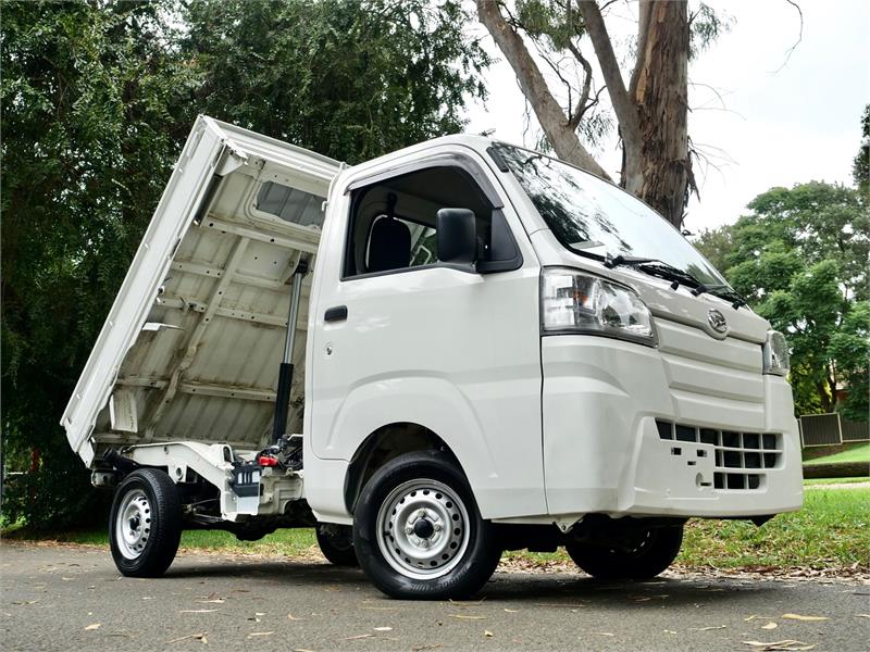 2017 DAIHATSU HI-JET 4WD TIPPER