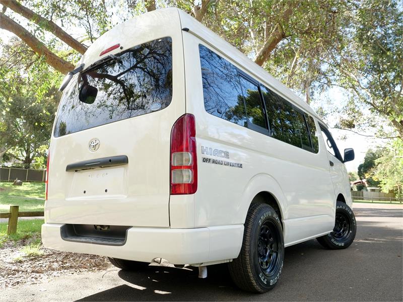 2006 TOYOTA HIACE H/R 2WD 6 SEATS AUTOMATIC VAN