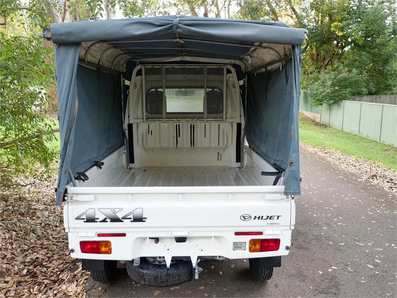 2017 DAIHATSU HIJET 4WD CARGO HIGH ROOF AUTOMATIC UTE