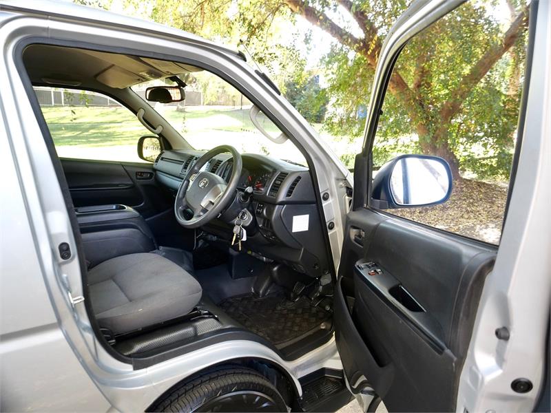 2018 TOYOTA HIACE KDH201R MY16 LWB 4 SP AUTOMATIC 4D VAN