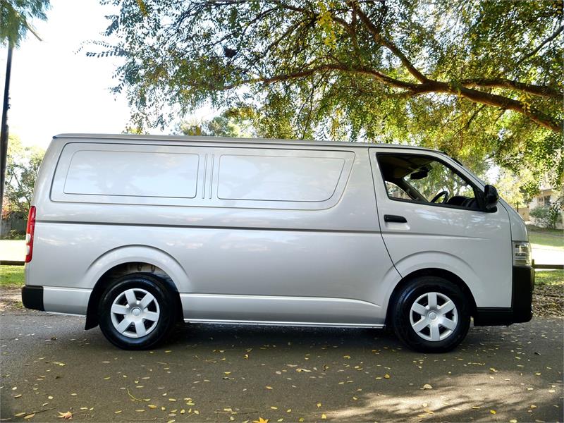 2018 TOYOTA HIACE KDH201R MY16 LWB 4 SP AUTOMATIC 4D VAN