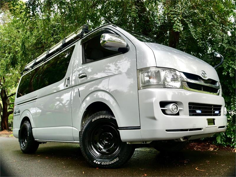 2010 TOYOTA HIACE KDH206R MY10 UPGRADE 5D S-GL 4WD AUTOMATIC VAN