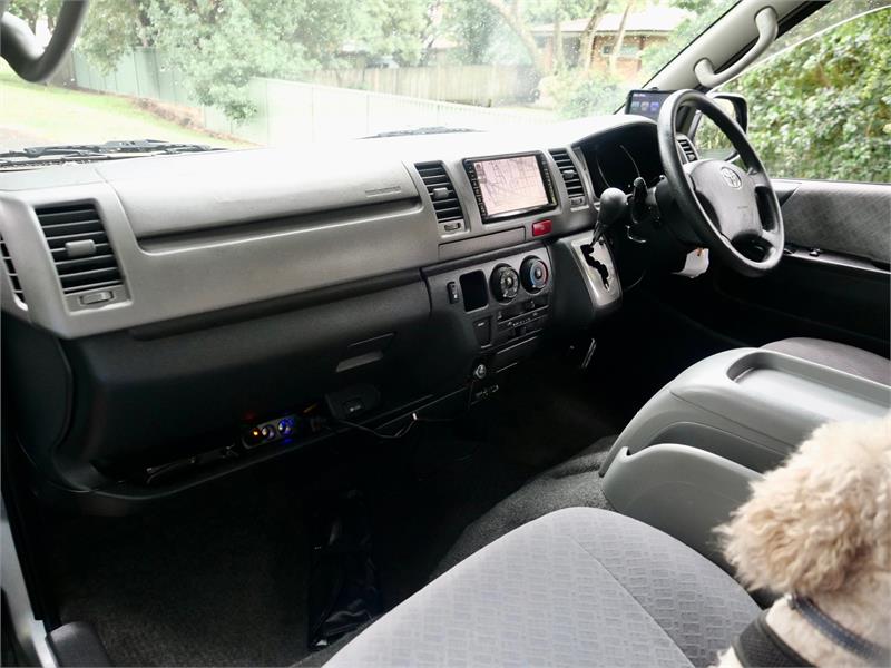 2010 TOYOTA HIACE KDH206R MY10 UPGRADE 5D S-GL 4WD AUTOMATIC VAN