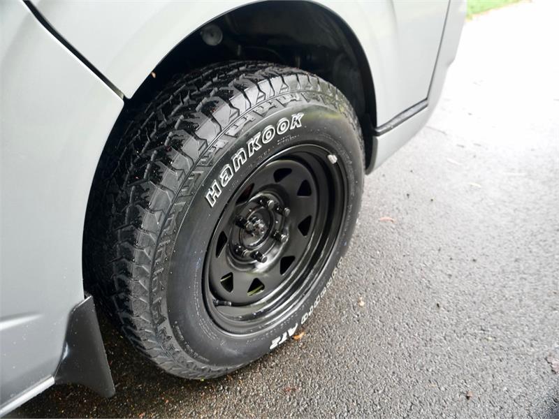 2010 TOYOTA HIACE KDH206R MY10 UPGRADE 5D S-GL 4WD AUTOMATIC VAN