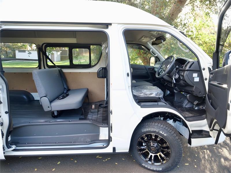 2022 TOYOTA HIACE GDH206R MY22 UPGRADE HIGH ROOF 6 SEATS AUTOMATIC VAN