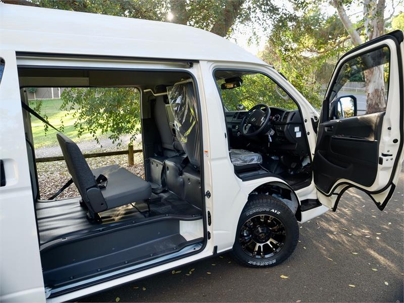 2022 TOYOTA HIACE GDH206R MY22 UPGRADE HIGH ROOF 6 SEATS AUTOMATIC VAN