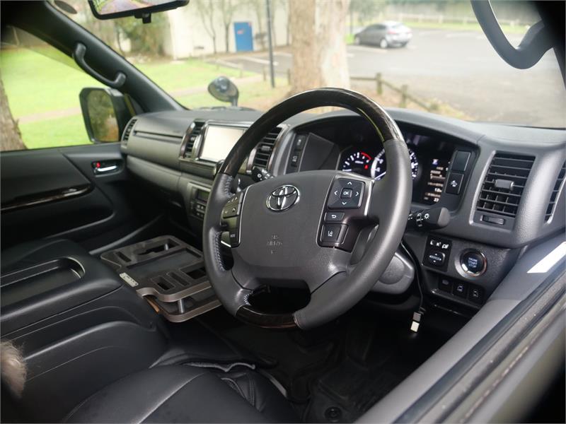 2023 TOYOTA HIACE GDH206R MY23 UPDATE SUPER GL AUTOMATIC VAN