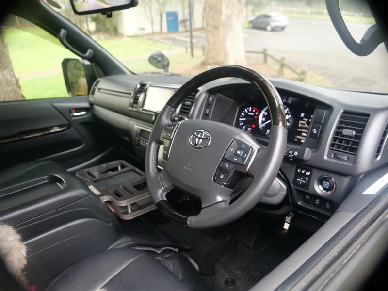 2023 TOYOTA HIACE GDH206R MY23 UPDATE SUPER GL AUTOMATIC VAN
