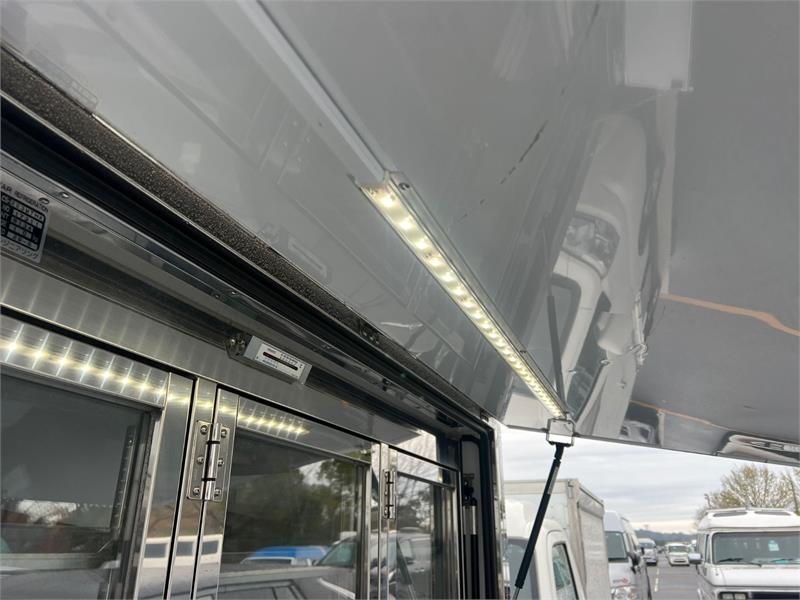 2017 DAIHATSU HIJET S510P 4WD FOOD DELIVERY TRUCK