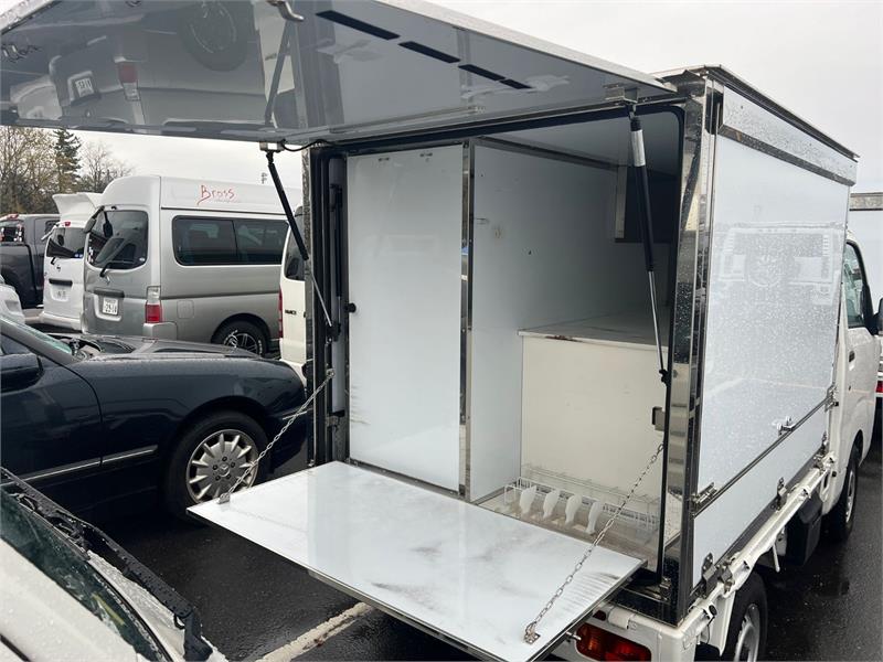 2017 DAIHATSU HIJET S510P 4WD FOOD DELIVERY TRUCK