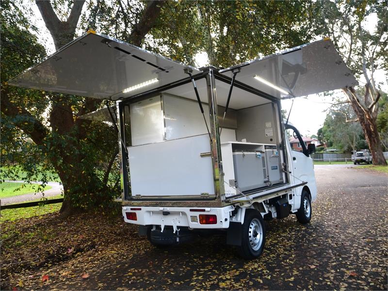 2017 DAIHATSU HIJET S510P 4WD FOOD DELIVERY TRUCK