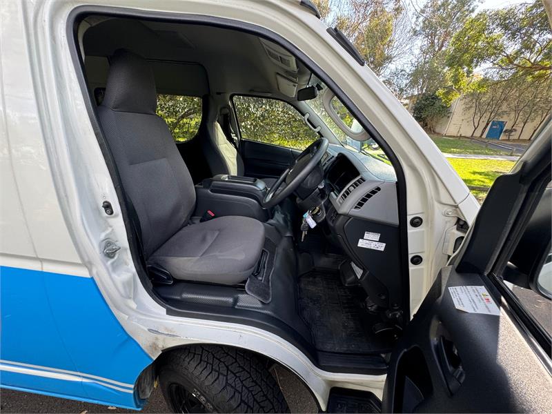 2013 TOYOTA HIACE TRH228R MY13 UPGRADE AUTOMATIC VAN