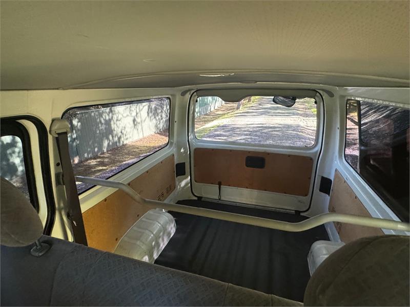2015 TOYOTA HIACE KDH206R MY15 UPGRADE DX 6 SEATER AUTOMATIC WAGON