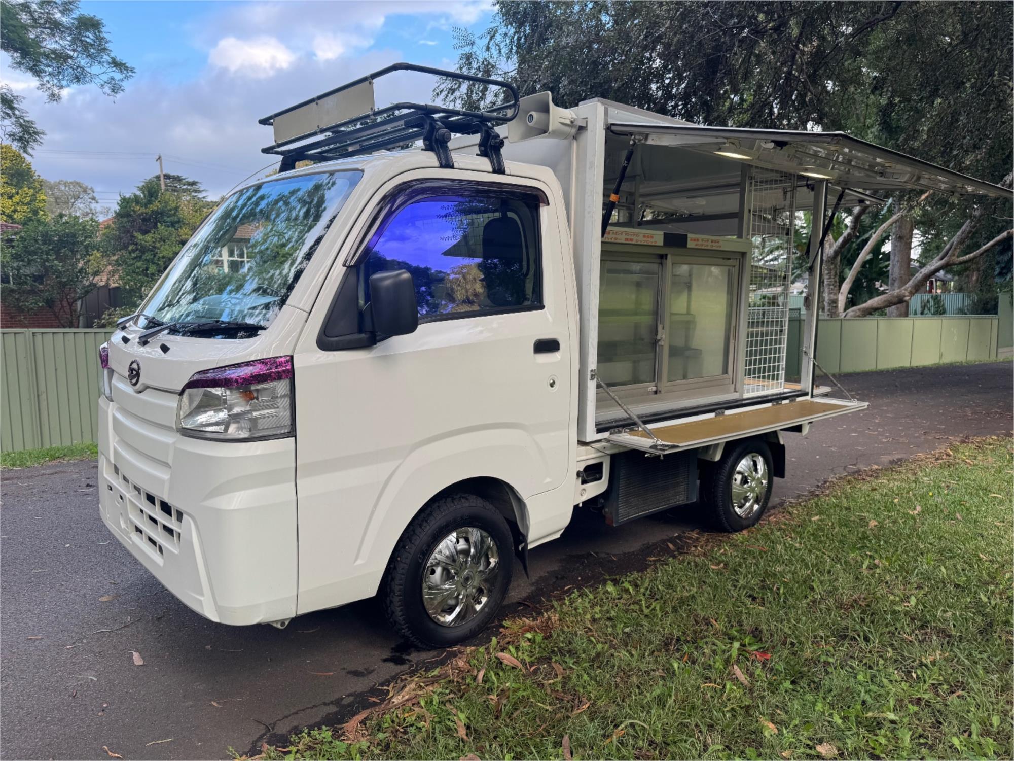 2016 DAIHATSU HIJET AUTOMATIC FOOD TRUCK 