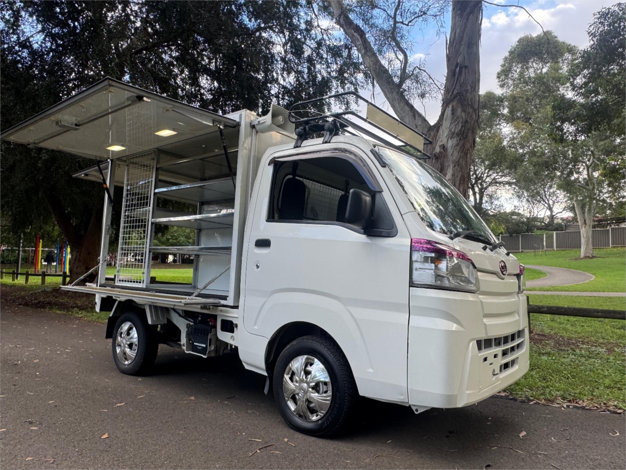 2016 DAIHATSU HIJET AUTOMATIC FOOD TRUCK 