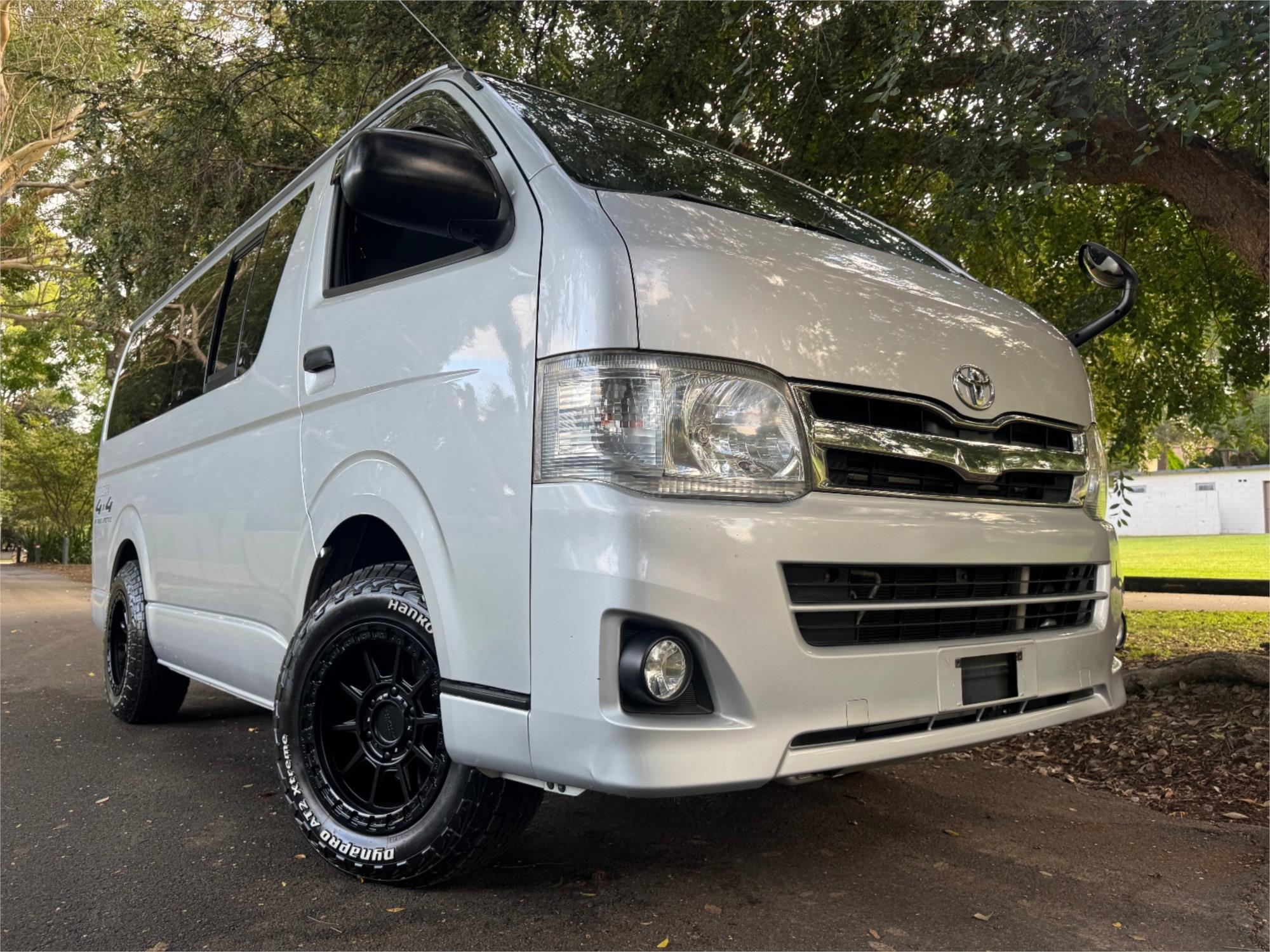 2013 TOYOTA HIACE 5 SP MANUAL VAN