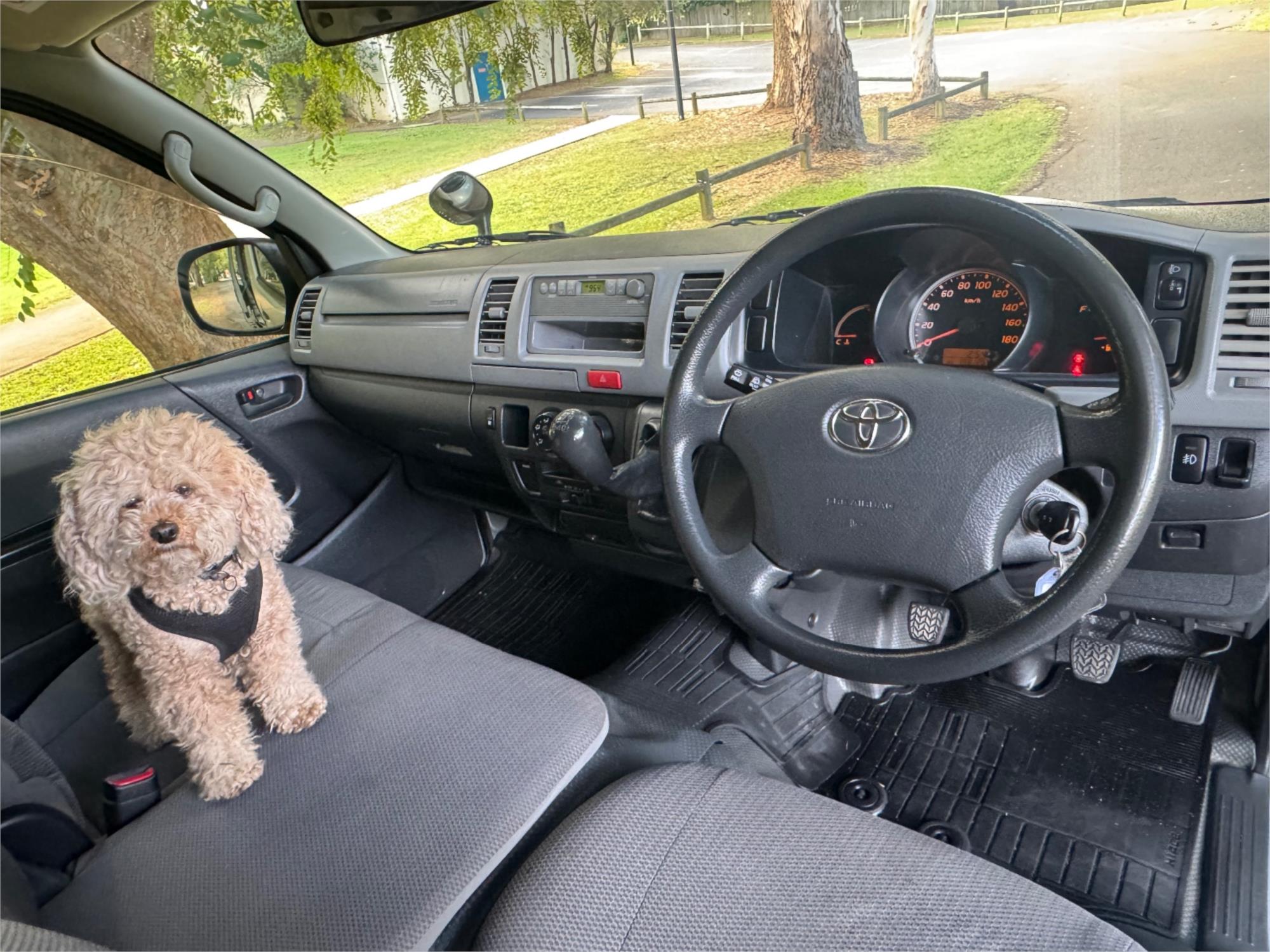 2013 TOYOTA HIACE 5 SP MANUAL VAN