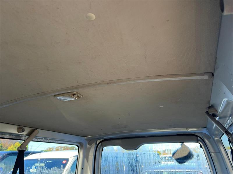 2013 TOYOTA HIACE 5 SP MANUAL VAN