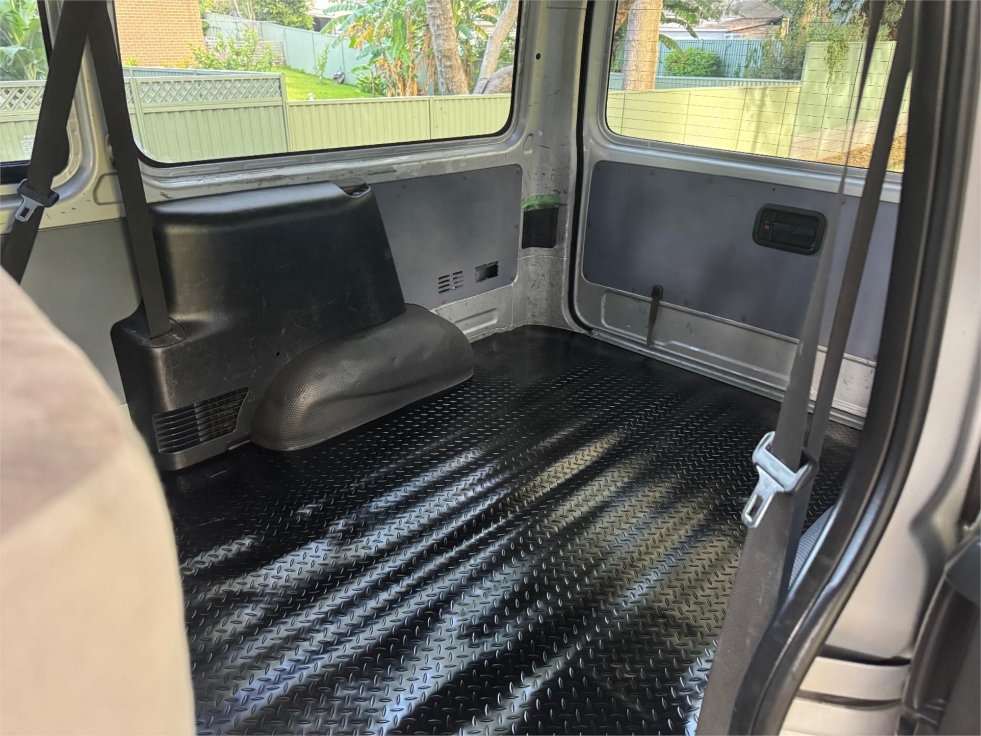 2013 TOYOTA HIACE 5 SP MANUAL VAN