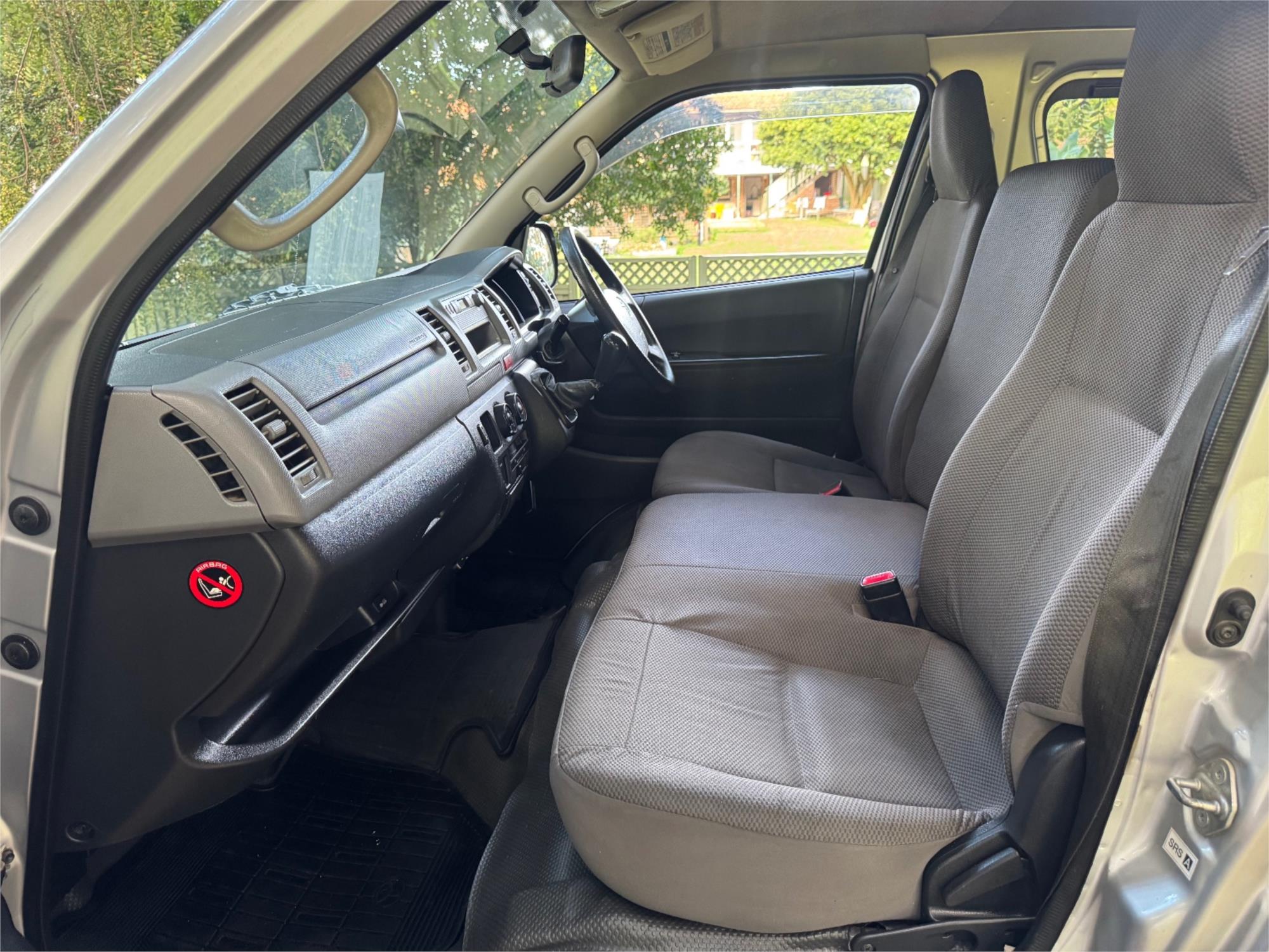 2013 TOYOTA HIACE 5 SP MANUAL VAN