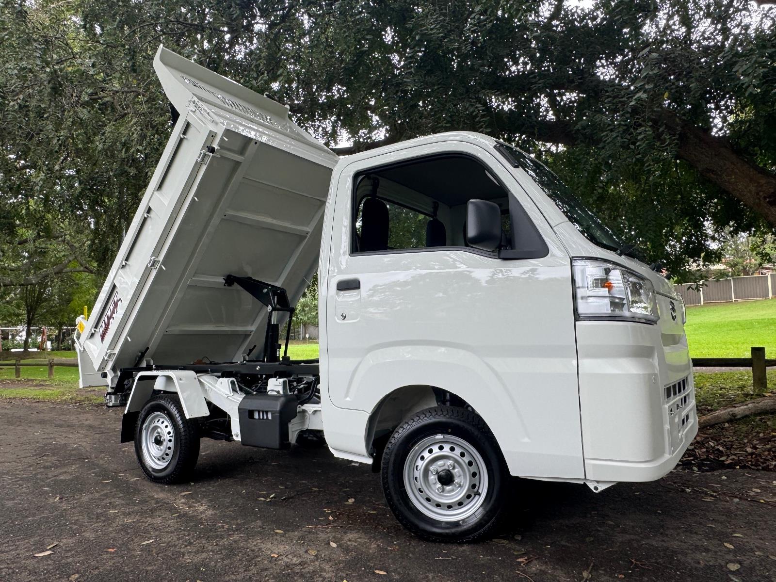 2024 DAIHATSU HI-JET AUTOMATIC 2D UTILITY