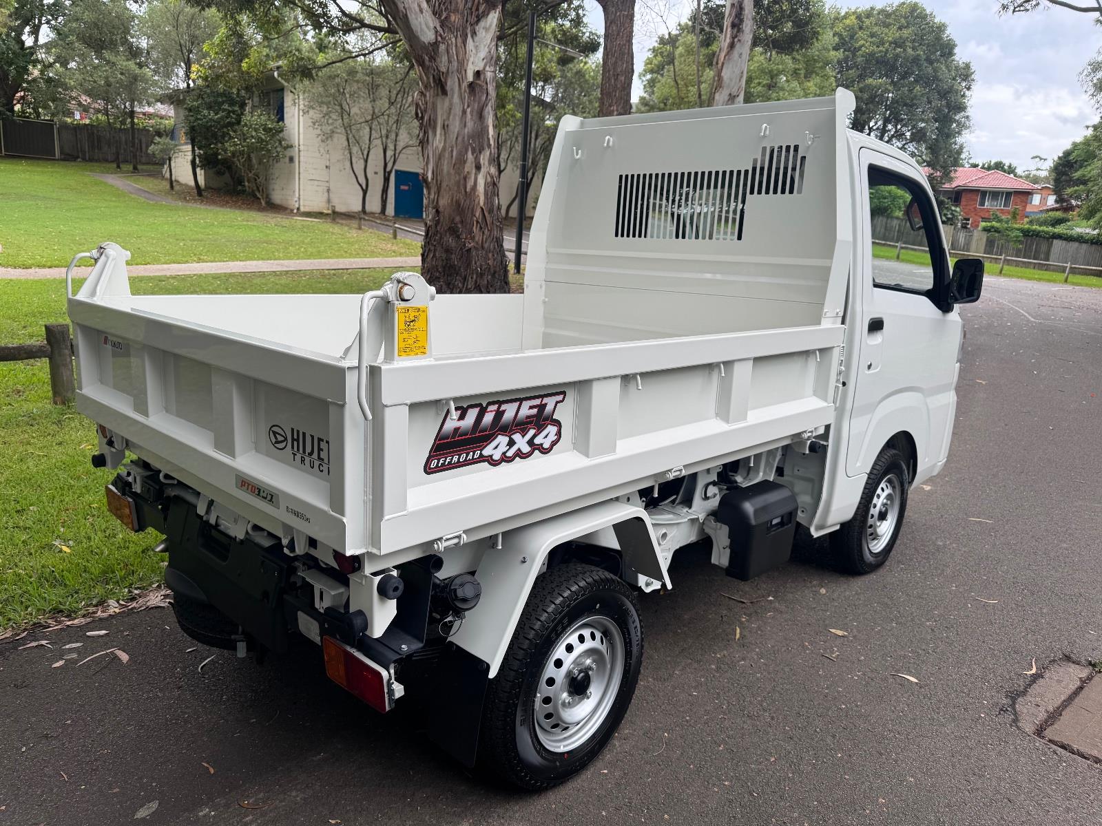 2024 DAIHATSU HI-JET AUTOMATIC 2D UTILITY