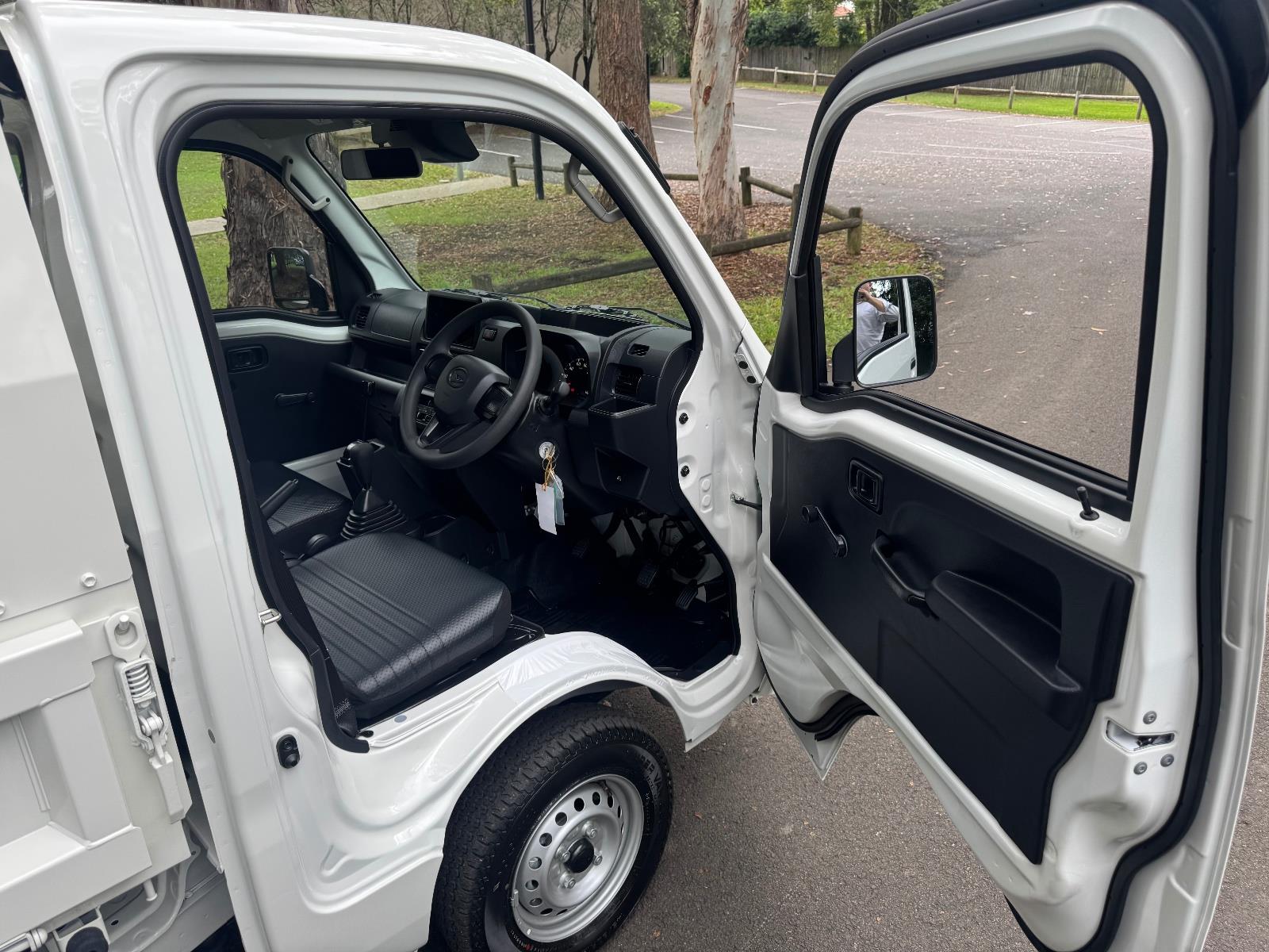 2024 DAIHATSU HI-JET AUTOMATIC 2D UTILITY