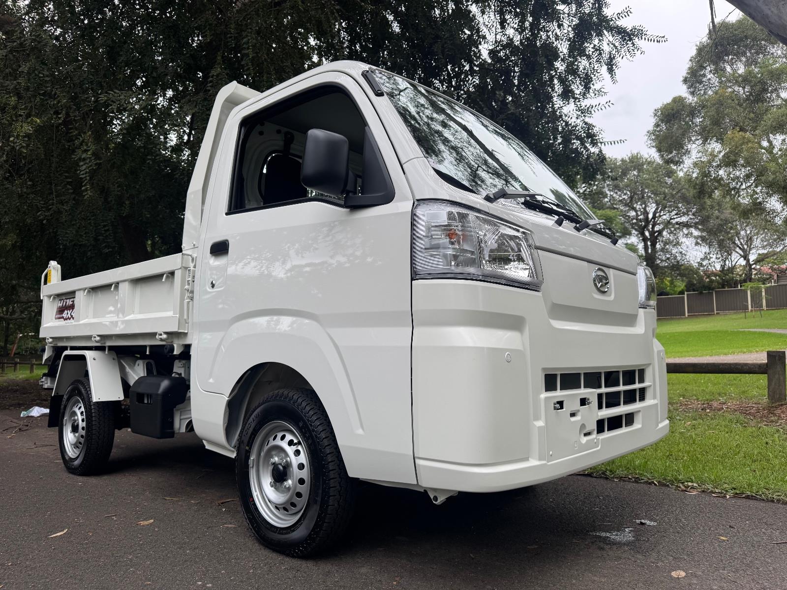 2024 DAIHATSU HI-JET AUTOMATIC 2D UTILITY
