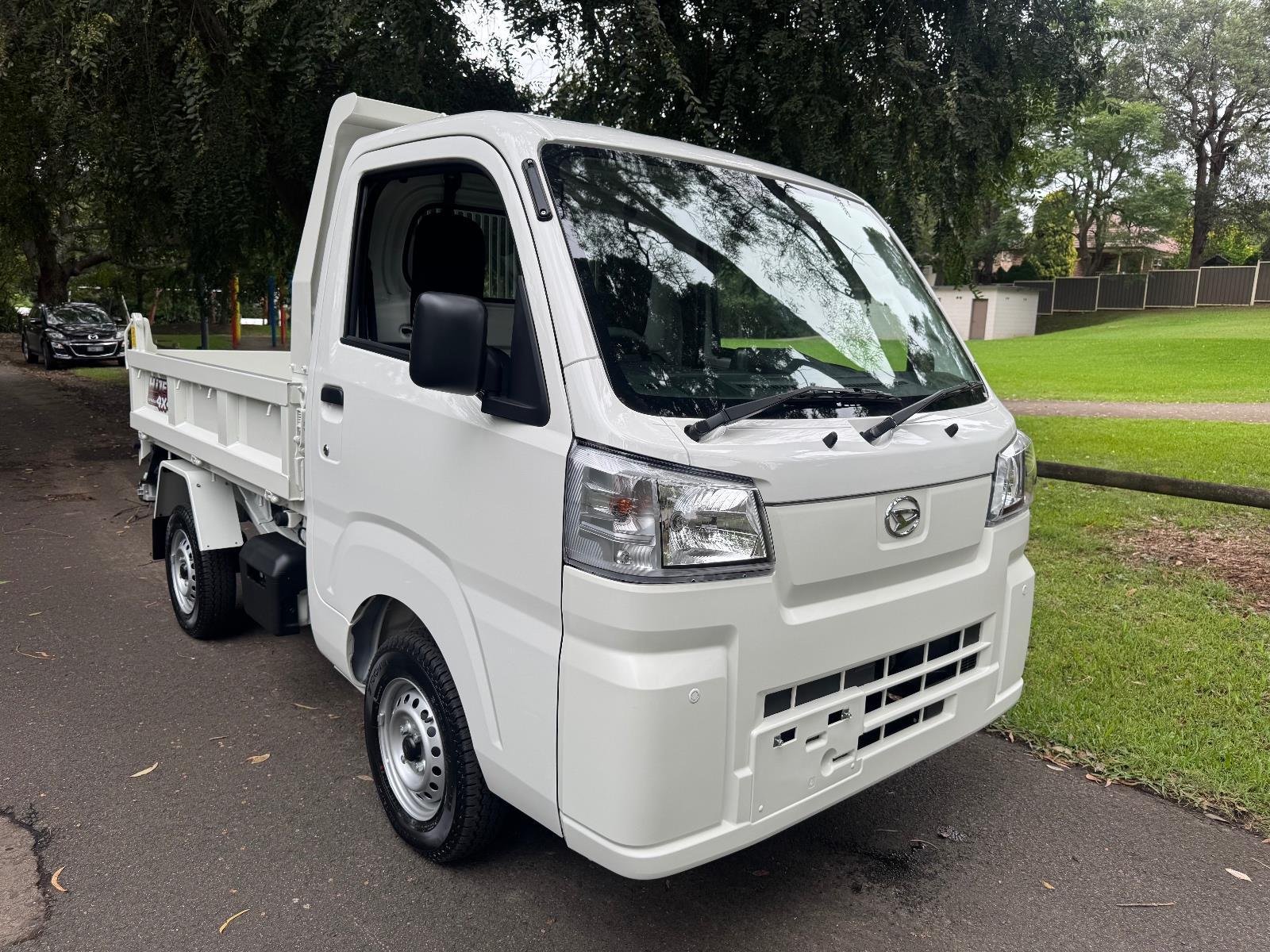2024 DAIHATSU HI-JET AUTOMATIC 2D UTILITY
