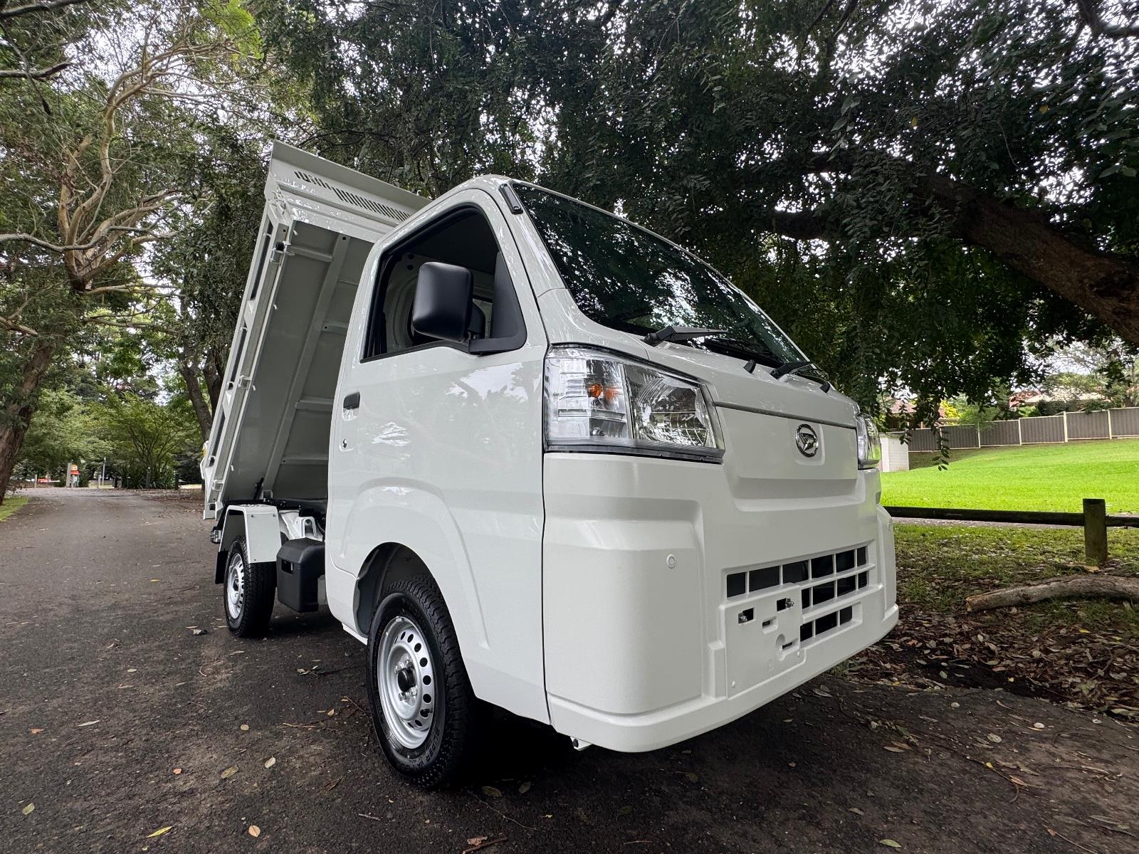 2024 DAIHATSU HI-JET AUTOMATIC 2D UTILITY