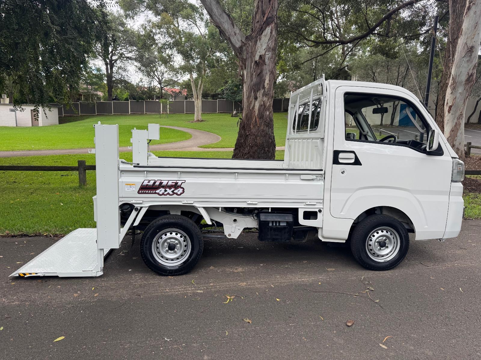 2018 DAIHATSU HI-JET 4WD 5 SP MANUAL MINI TRUCK