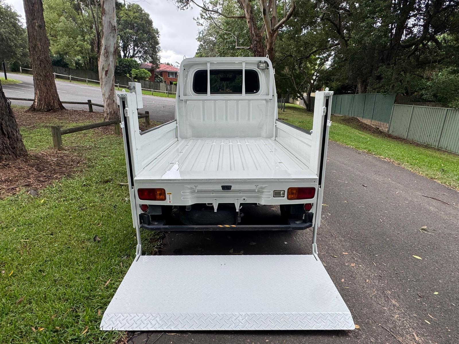 2018 DAIHATSU HI-JET 4WD 5 SP MANUAL MINI TRUCK