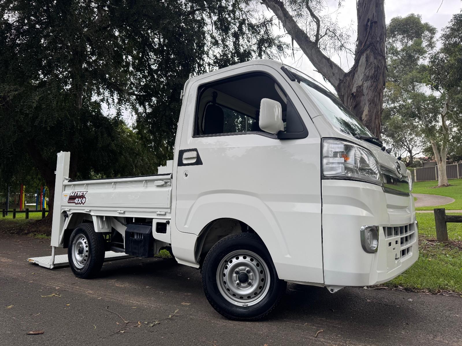2018 DAIHATSU HI-JET 4WD 5 SP MANUAL MINI TRUCK