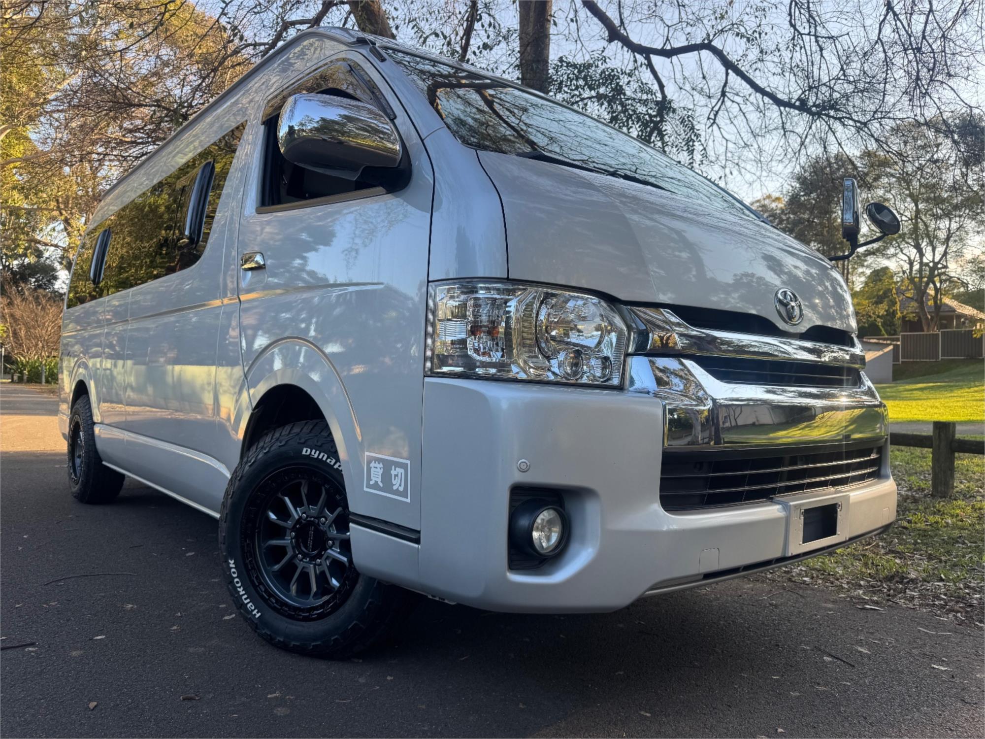 2014 TOYOTA HIACE AUTOMATIC VAN
