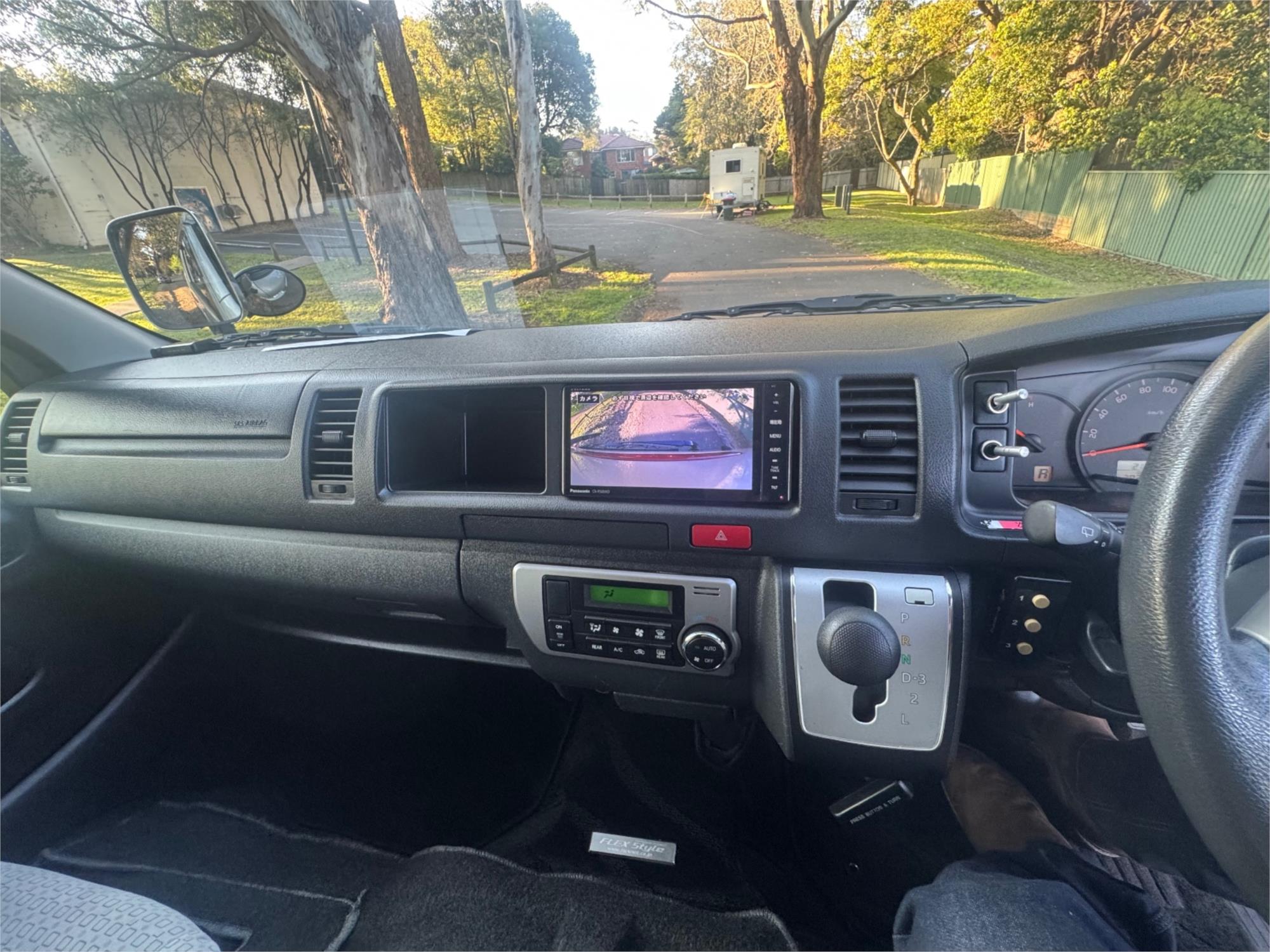 2014 TOYOTA HIACE AUTOMATIC VAN