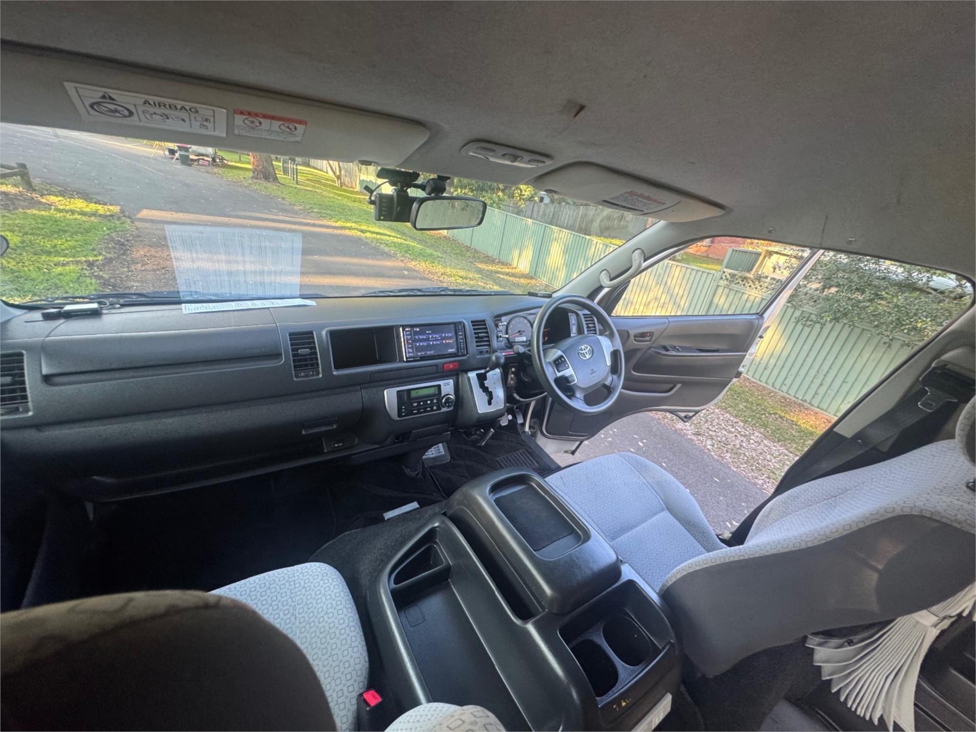 2014 TOYOTA HIACE AUTOMATIC VAN