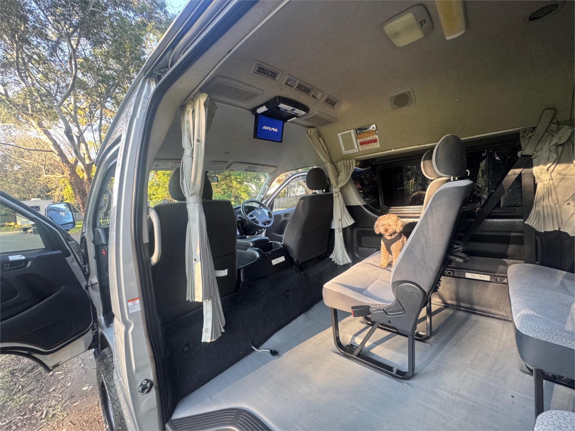 2014 TOYOTA HIACE AUTOMATIC VAN