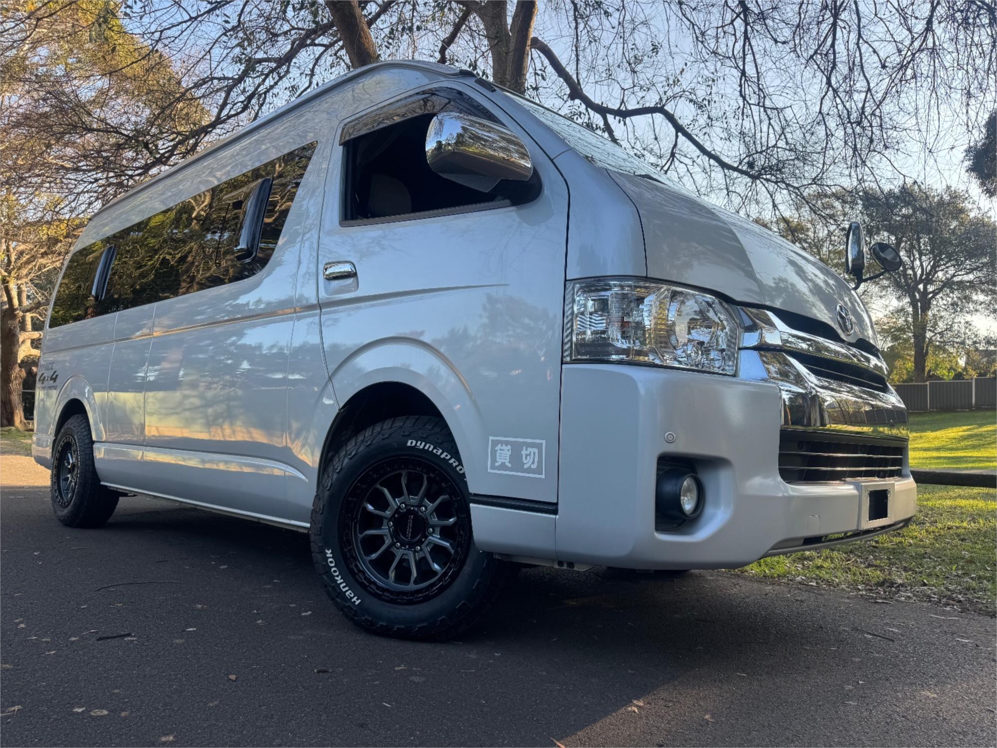 2014 TOYOTA HIACE AUTOMATIC VAN