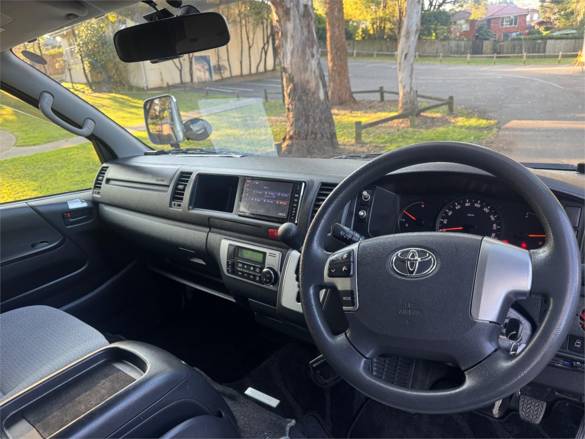 2014 TOYOTA HIACE AUTOMATIC VAN