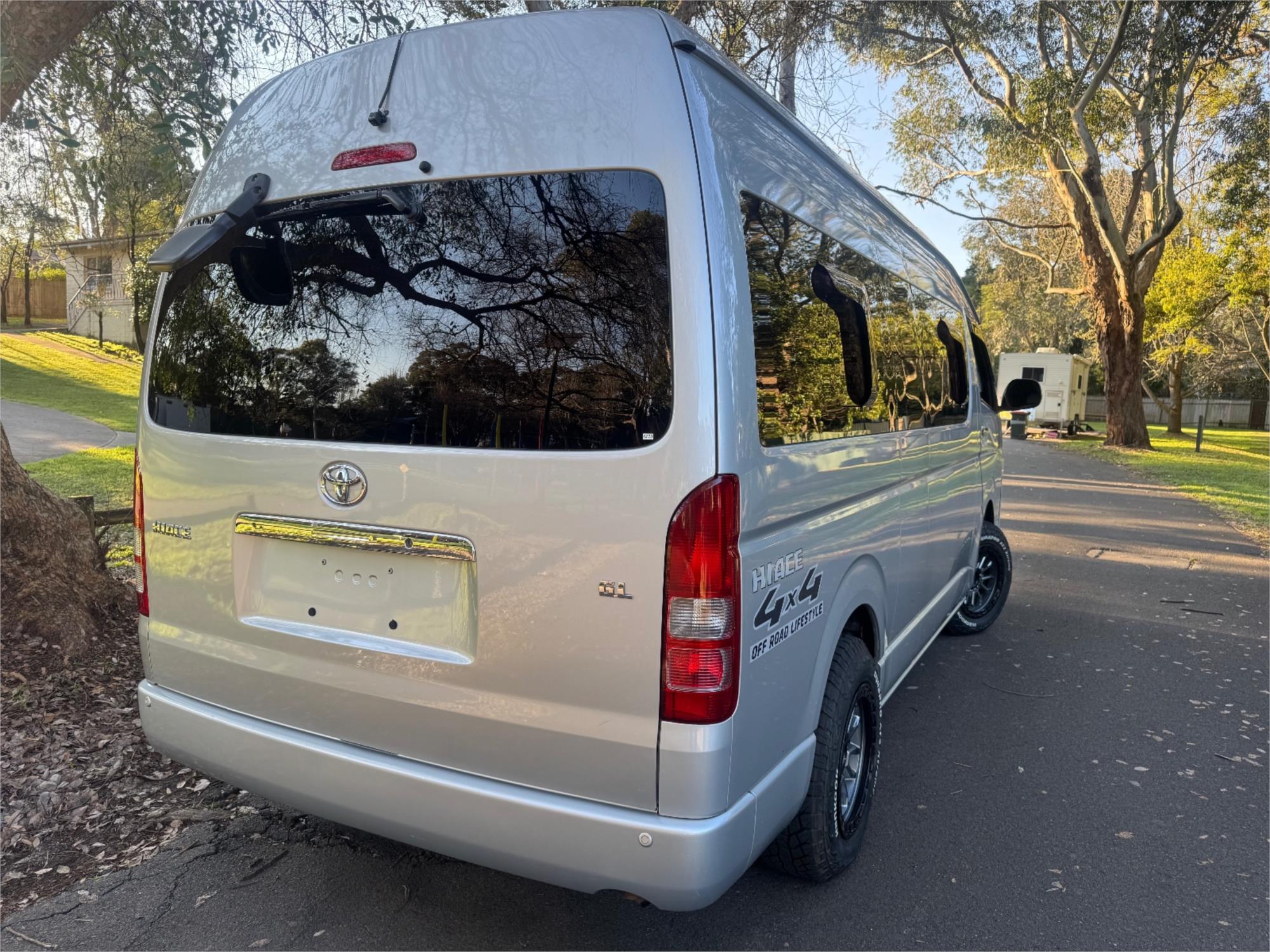 2014 TOYOTA HIACE AUTOMATIC VAN