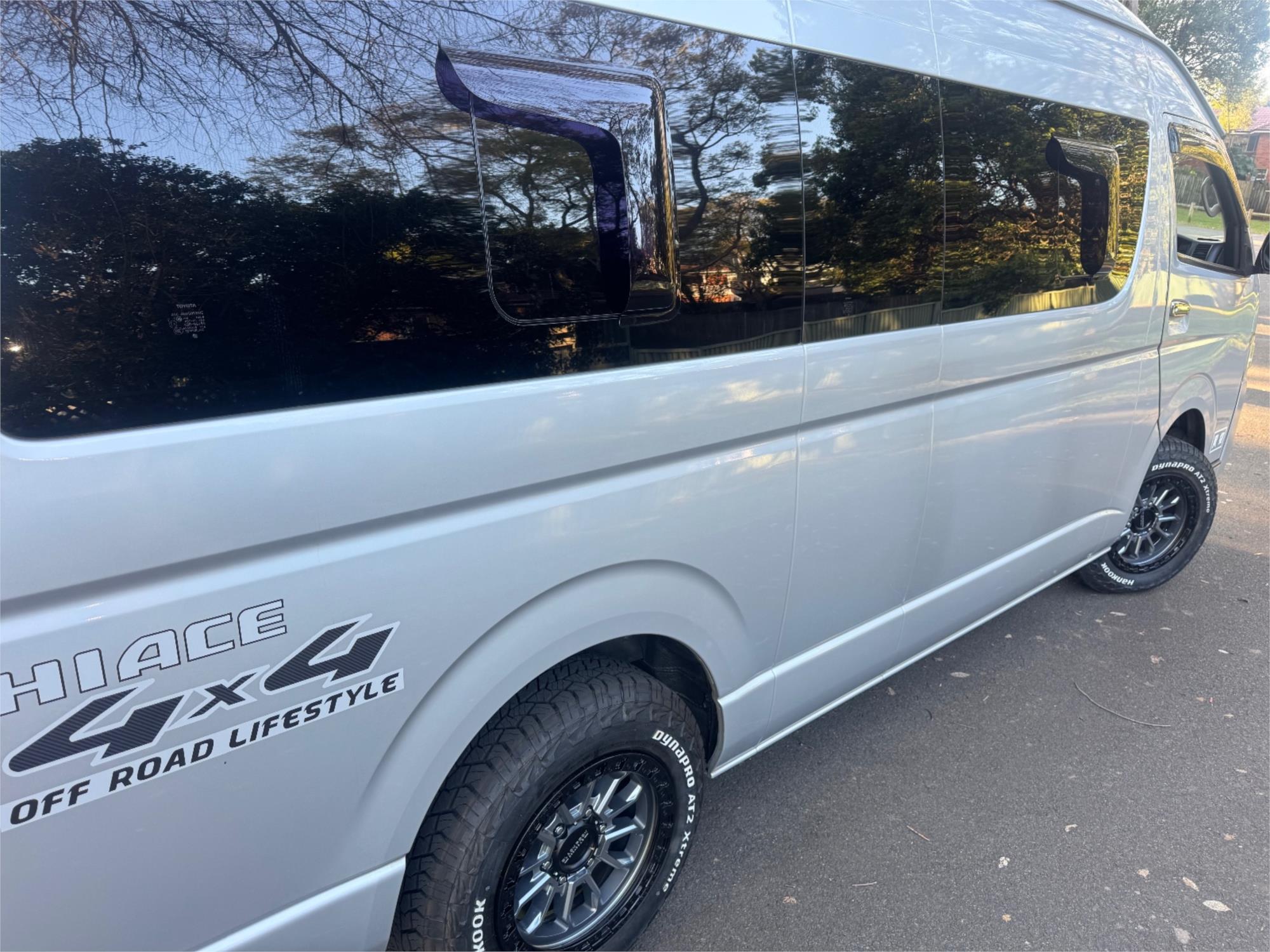 2014 TOYOTA HIACE AUTOMATIC VAN