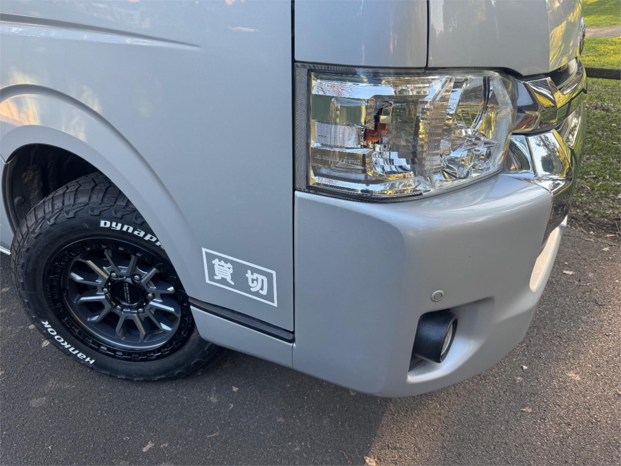 2014 TOYOTA HIACE AUTOMATIC VAN