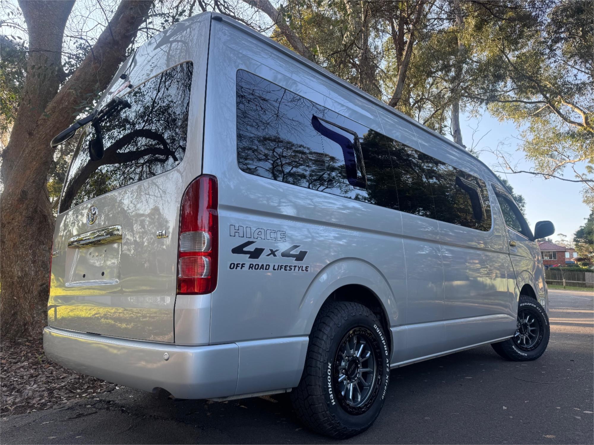 2014 TOYOTA HIACE AUTOMATIC VAN