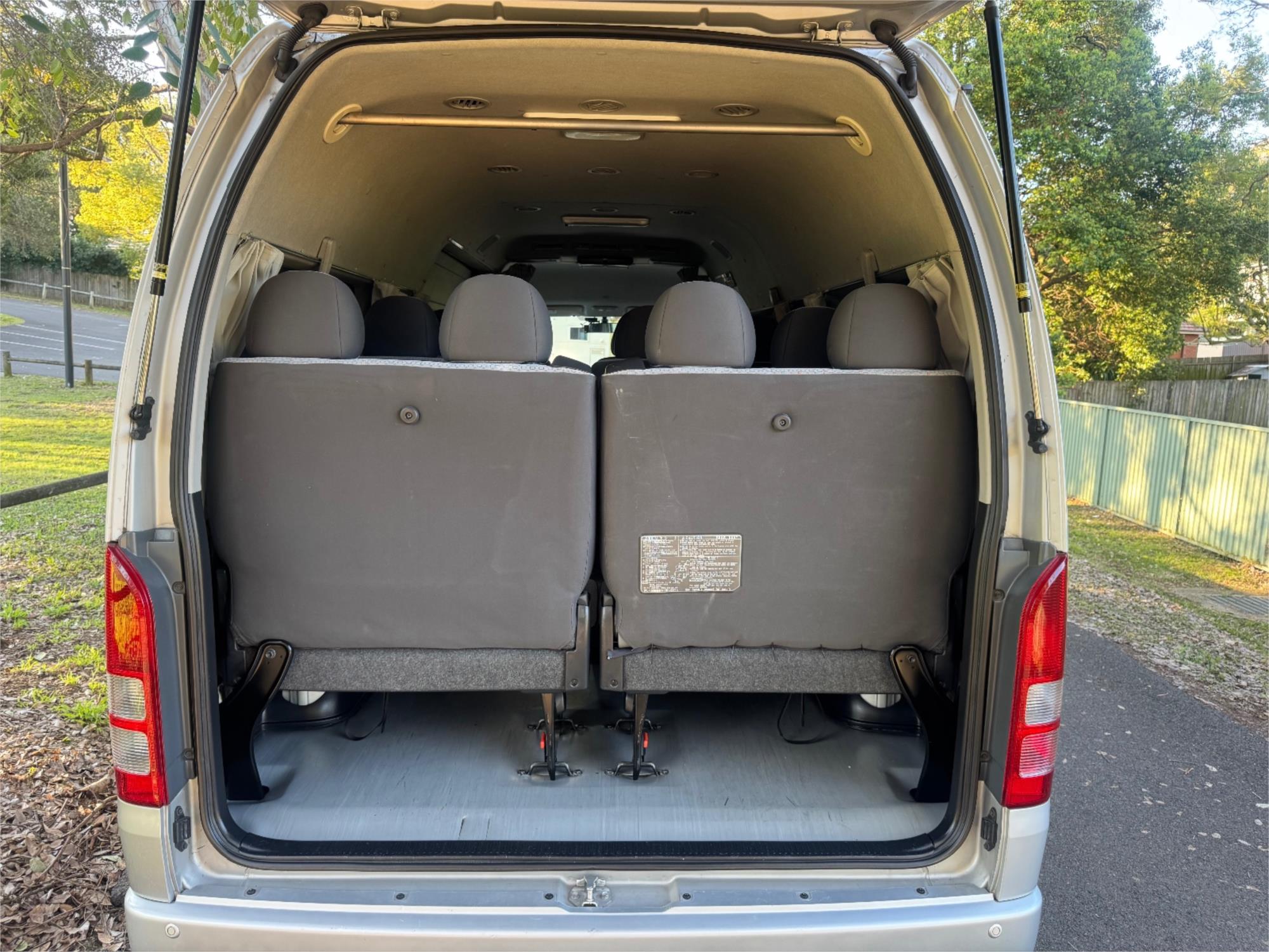 2014 TOYOTA HIACE AUTOMATIC VAN