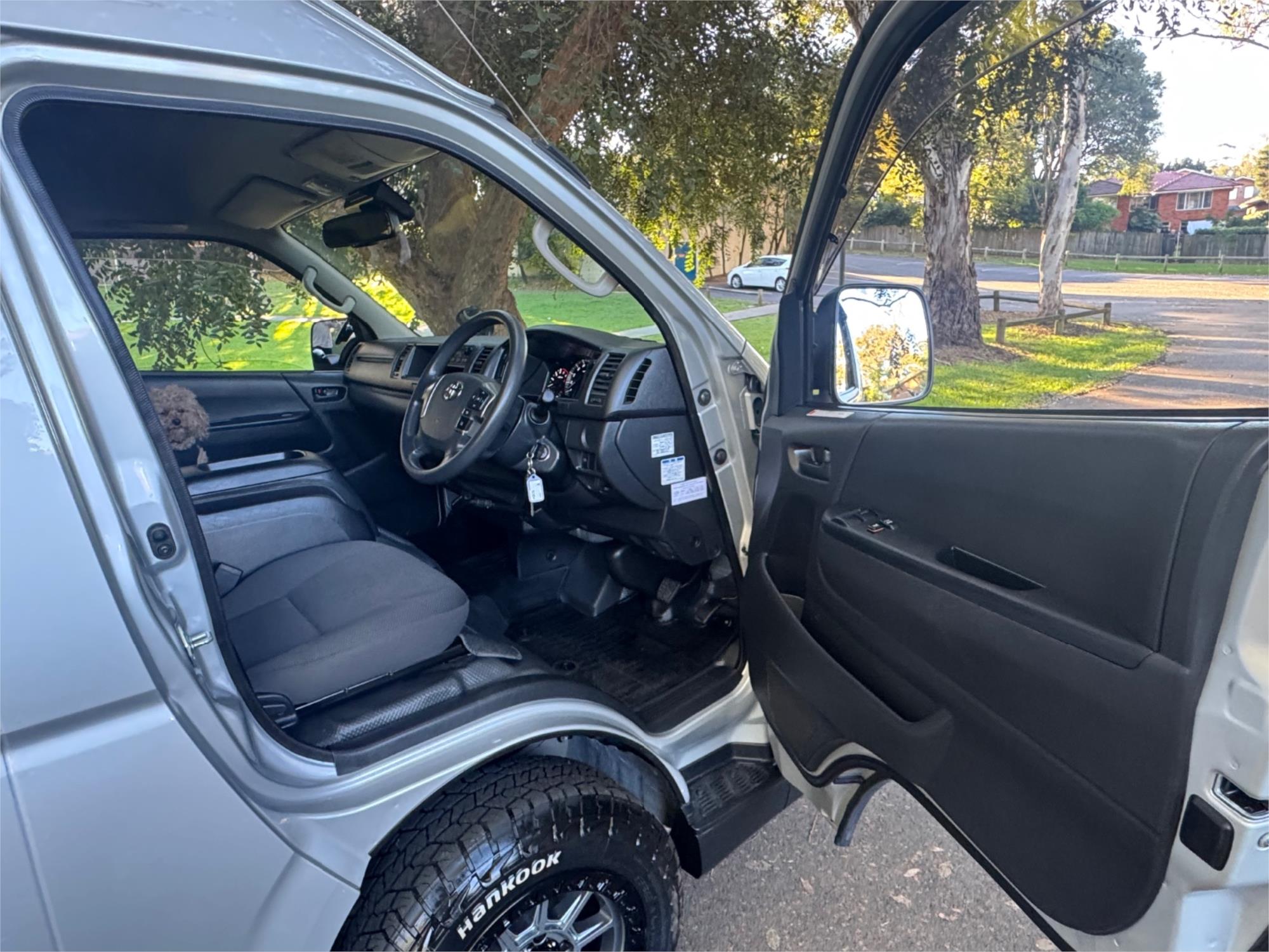 2021 TOYOTA HIACE 6 SP AUTOMATIC VAN