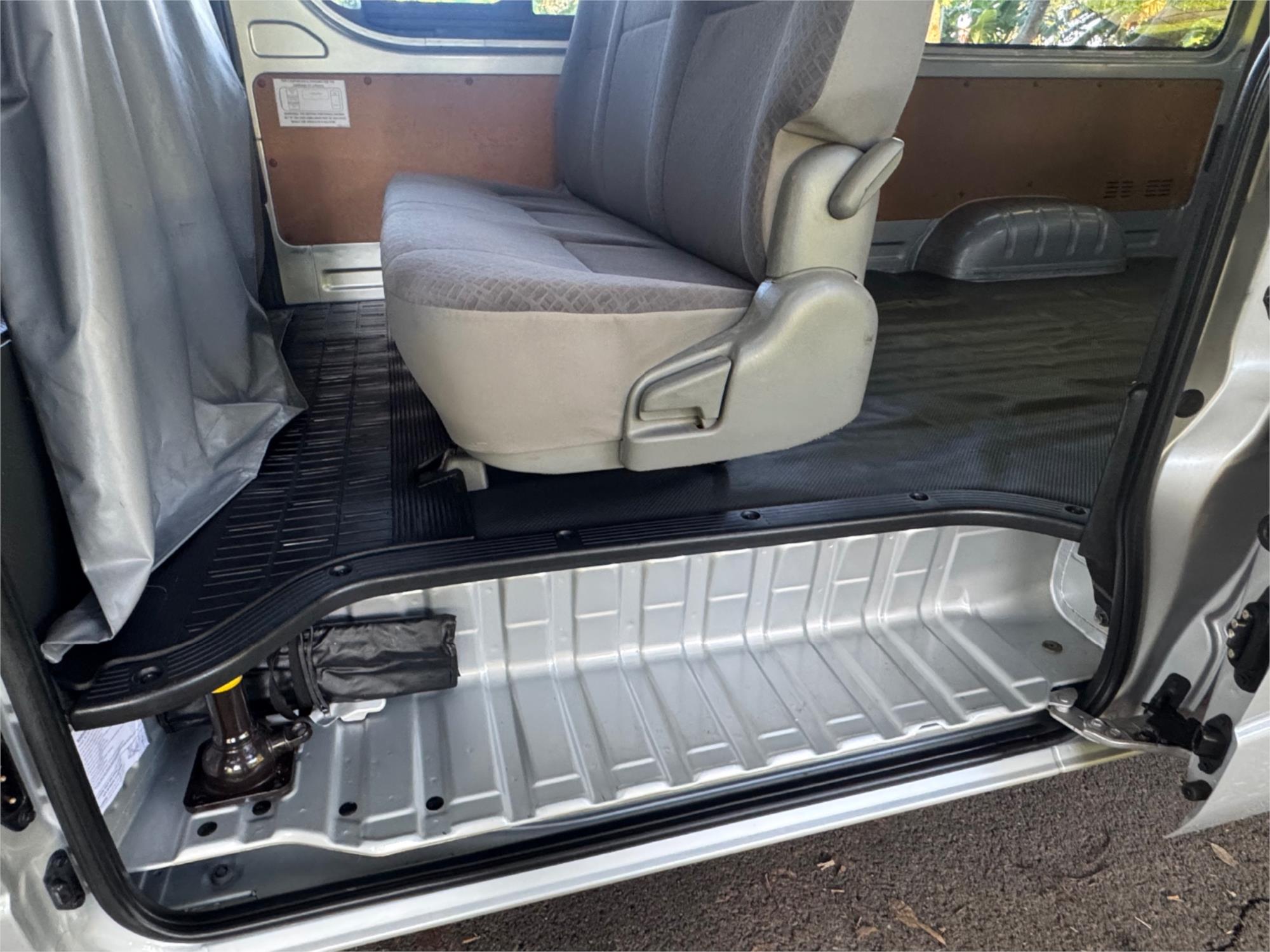 2021 TOYOTA HIACE 6 SP AUTOMATIC VAN