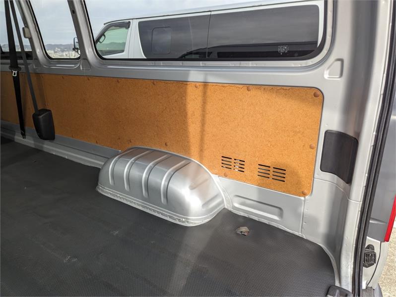 2021 TOYOTA HIACE 6 SP AUTOMATIC VAN