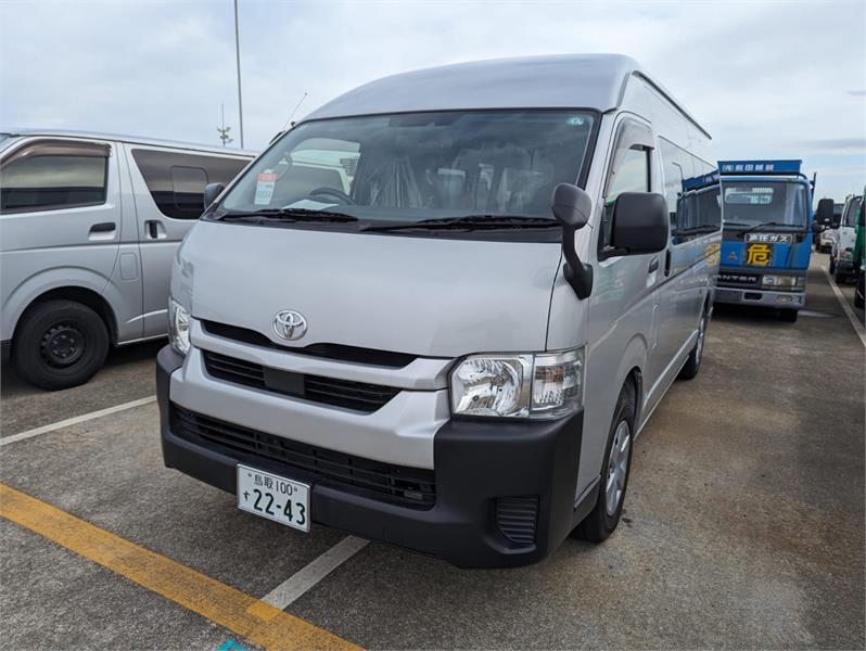 2021 TOYOTA HIACE 6 SP AUTOMATIC VAN
